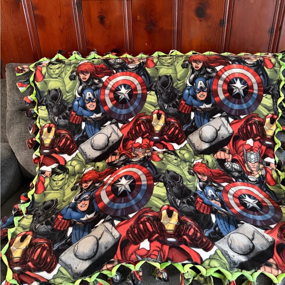 Avengers Hulk Capt America Iron Man Thor Black Panther Natasha throw Blanket.